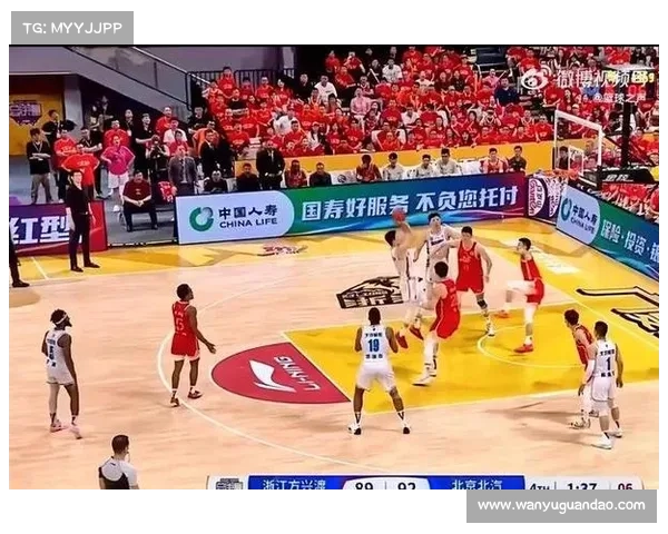 CBA榜首大战变全武行!球迷围大巴,专家怒批:篮球不是流氓运动 CBA榜首大战变全武行!球迷围大巴,专家怒批:篮球不是流氓运动
